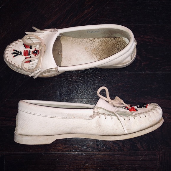 white minnetonka moccasins